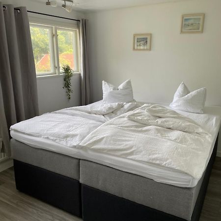 Lantlig Villa I Ljungbyhed Екстер'єр фото