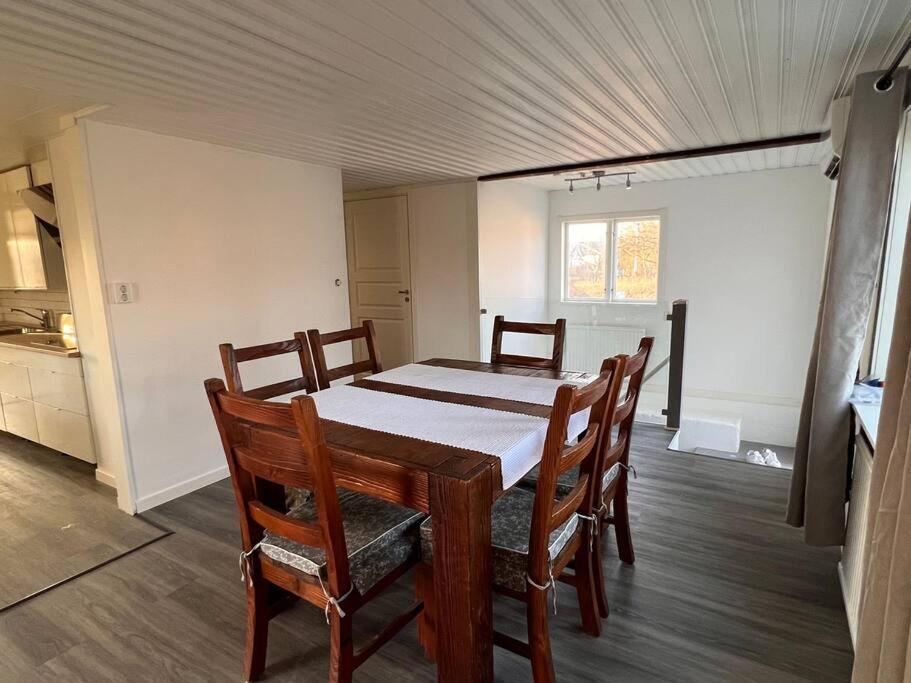 Lantlig Villa I Ljungbyhed Екстер'єр фото