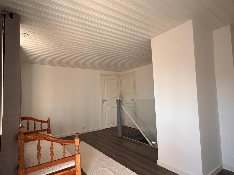 Lantlig Villa I Ljungbyhed Екстер'єр фото