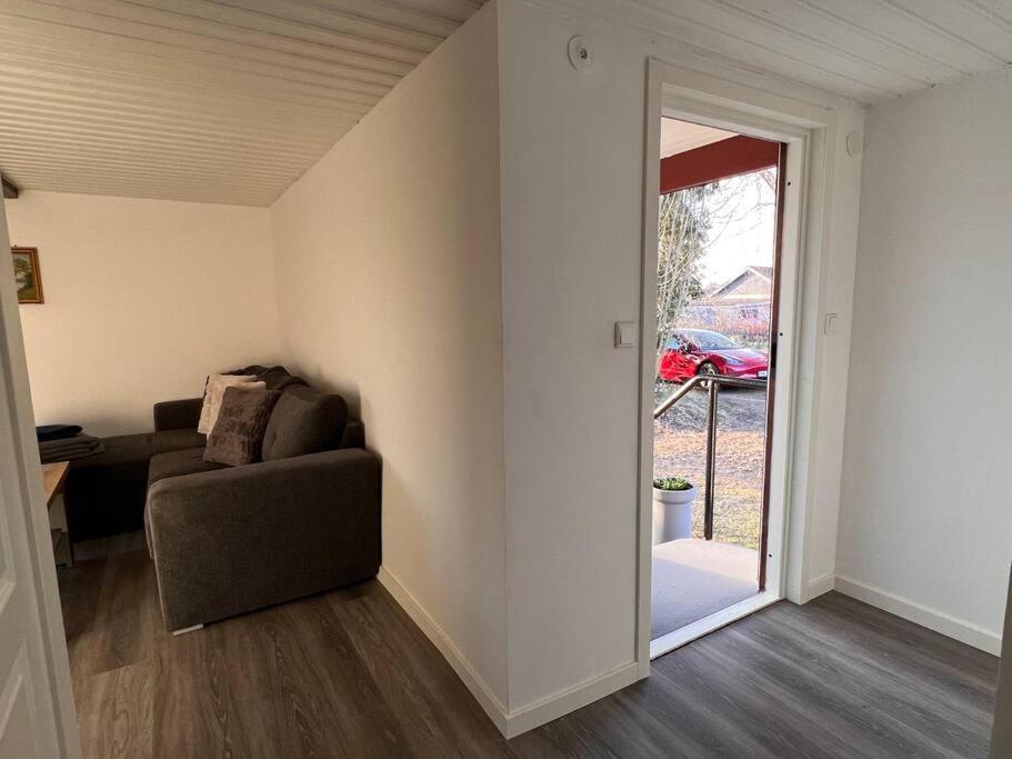 Lantlig Villa I Ljungbyhed Екстер'єр фото