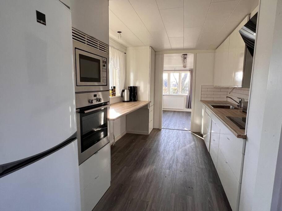 Lantlig Villa I Ljungbyhed Екстер'єр фото