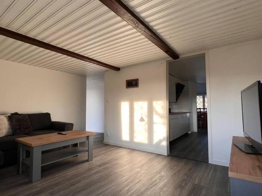 Lantlig Villa I Ljungbyhed Екстер'єр фото